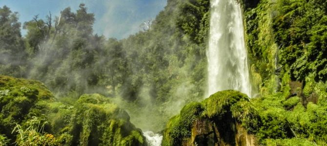 Valdívia a Pucón, Cascata Leon e China