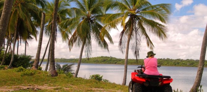 Passeio de quadriciclo na Península do Maraú – Bahia Brasil