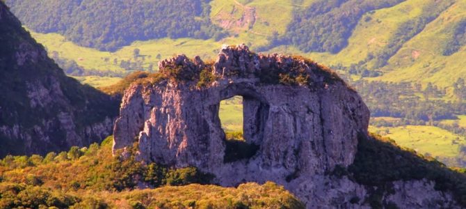 Parque Nacional São Joaquim: Pedra Furada