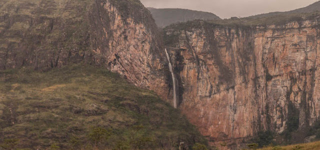 Tabuleiro por baixo e Cachoeira Três Barras na Serra do Cipó