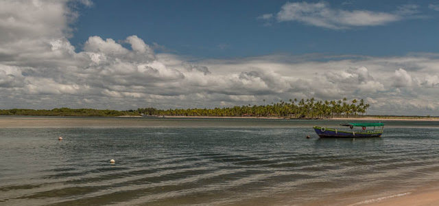 Caminhada da Praia de Moreré até a Praia da Bainema em Boipeba