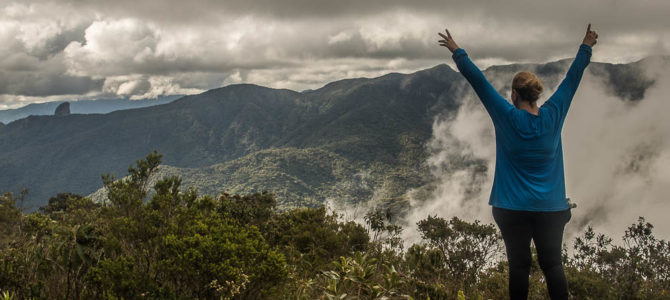 Serra Fina: descendo o Pico dos Três Estados