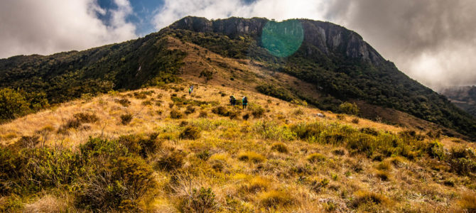 Pico Santo Agostinho no Vale do Garrafão MG